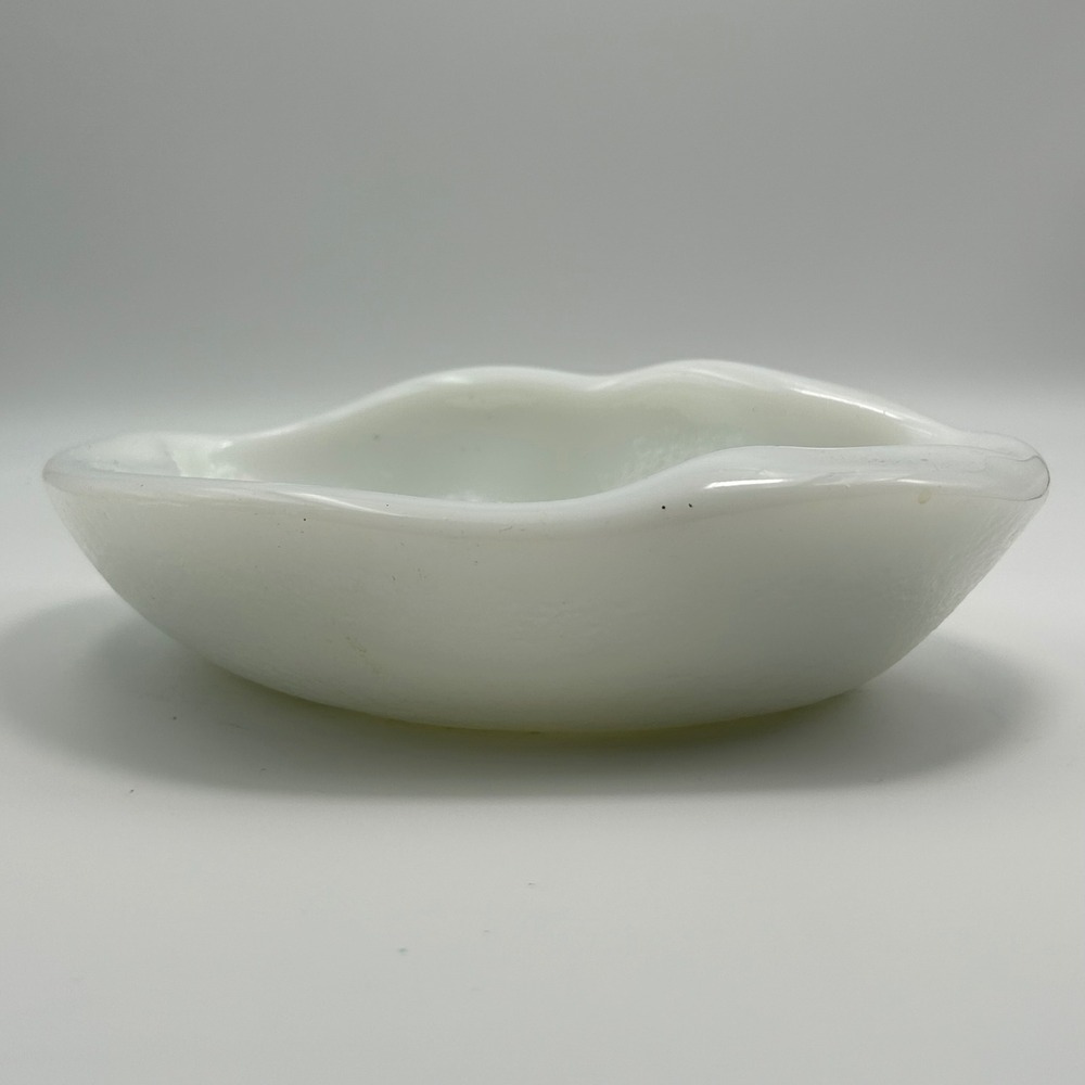 Unbranded Milk Glass Catch All  Unisex OS White Freeform Mid Century Modern MCM‎